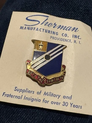 Ejército de Estados Unidos 76º Artillería de Campo DUI Pin en tarjeta Sherman Mfg Foto 1 de 2