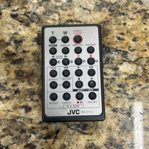 Telecomando JVC RM-V717U per GR-DX75 DX95 DV3000 DV4000 DV801 DVL313 - Foto 1 di 3