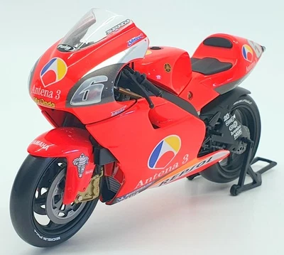 Minichamps 1/12 Scale Motorcycle 122026306 - Yamaha YZR 500 Team Antena - Image 1 of 4