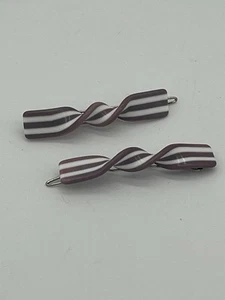 VINTAGE SMALL PURPLE & WHITE TWISTED PLASTIC HAIR BARRETTE PAIR - Picture 1 of 8
