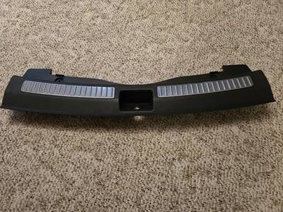 Buick Regal Tourx 2018-2020 umbral trasero placa de desgaste cubierta de moldura OEM negro Foto 1 de 4