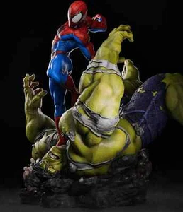 Kit modelo estatua escultura resina Spider-man vs. Hulk sin pintar/sin montar - Imagen 1 de 6