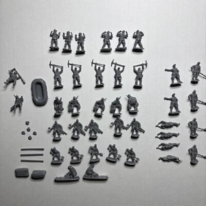 Revell # 2508 WWII German Engineers 1/72 Scale 40 Figure Model Set - Picture 1 of 4