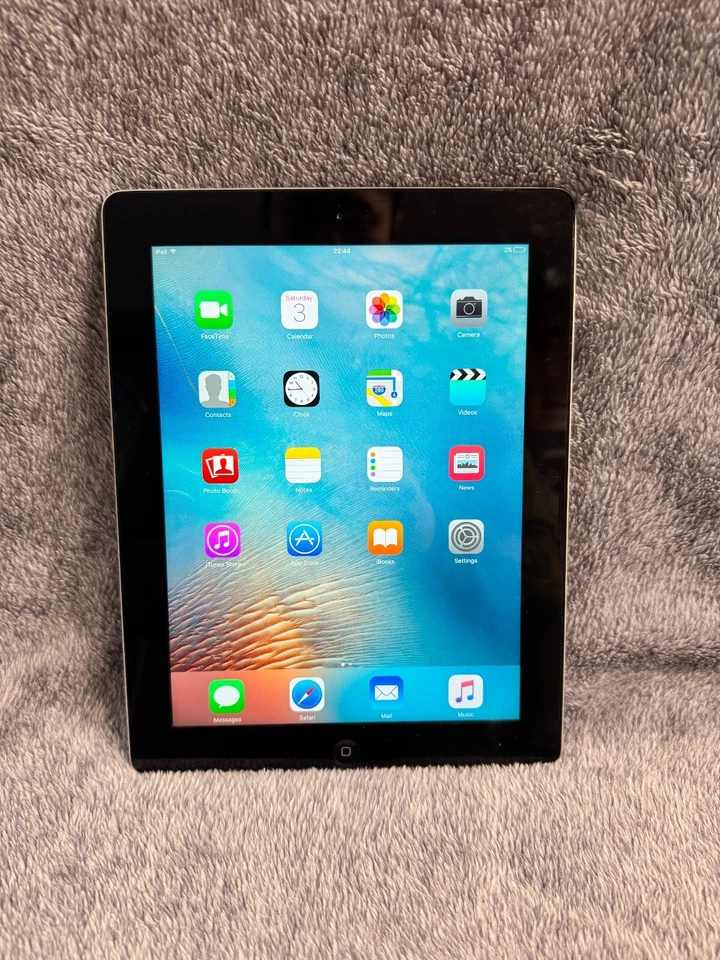 iOS 6.1.3/8.4.1 | iPad 2 | Preloaded with classic games | Help Combat E-Waste - Image 1 of 1