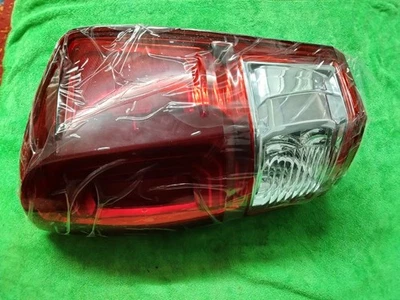 Задний фонарь в сборе правый для TYC 2018 Toyota Tacoma (11-6849-00-1N) - Изображение 1 из 4