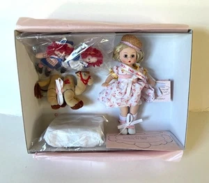 Madame Alexander ~ 8" MARCELLA Takes a Trip W/ Raggedy Ann & Andy - Picture 1 of 4
