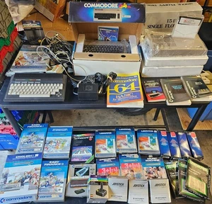 Commodore 64 System Lot ~ As Is ~ Untested ~ Some New Old Stock - Afbeelding 1 van 14