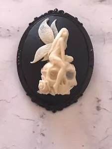 Large Fairy Skull Cameo Brooch Pin Gothic Goth Steampunk - Picture 1 of 3