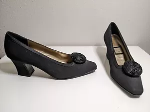 NEU MINA - Damen schwarze 2" Satinabsätze mit Bandborte & schwarzer Blüte Gr. 6,5 - Bild 1 von 10