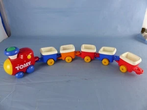 Vintage 1992 TOMY LOCO Locomotive Train with 5 Cars 1994 H  - Picture 1 of 5