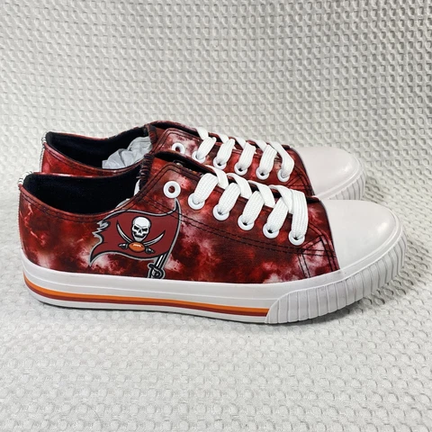 Brand NEW NFL Tampa Bay Buccaneers Tom Brady Tie Dye Low Top Canvas Shoe Women 7 Cover