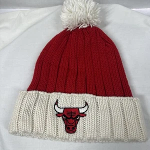Chicago Bulls Adidas Gorro Tejido Rojo/Blanco Pom, Licencia Oficial, Talla Única - Imagen 1 de 10