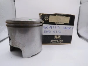 Nuevo de lote antiguo Bombardier Ski Doo moto de nieve Blizzard 440 1970-75 pistón genuino 420992210 - Imagen 1 de 7