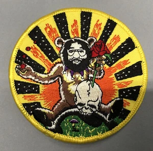 Oso Calavera Rosa Hierro En Parche Redondo 3.5" Agradecido Muerto Jerry Garcia - Imagen 1 de 1