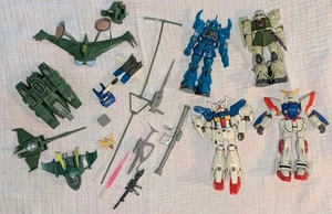 Vintage BanDai Gundam Figure Lot With Accessories Great Shape 4 Figures 19 Y2K - Picture 1 of 14