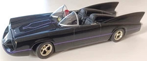 Batimóvil Johnny Lightning años 60 DC Comics escala 1:24 9" metal diecast coche como nuevo - Imagen 1 de 6