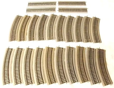 Lot (24) Pieces of Marx HO-Scale Track, on Gray Roadbed (20 Curve, 4 Straight) - Image 1 of 4