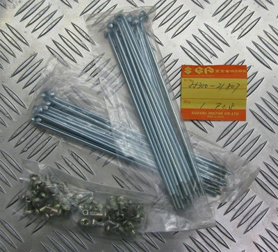 SUZUKI A100 1970-1975, JUEGO DE RADIOS RUEDA DELANTERA ORIGINAL NUEVO, 55300-21807 Foto 1 de 3