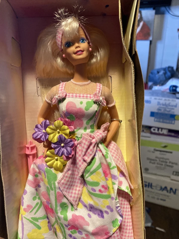 Spring Petals Barbie Avon Special Edition 1996 NRFB #16746