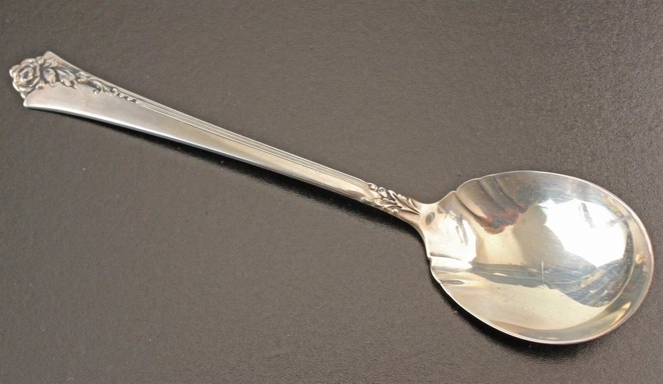 Oneida纯银锦缎玫瑰糖勺 — 第 1/1 张图片