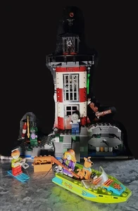 Lego 75903 Scooby-Doo & the Haunted Lighthouse with Scooby Shaggy Daphne - Picture 1 of 7