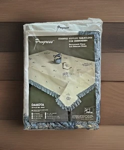 Vintage Progress Dakota gestempelte Tischdecke zum Sticken gerafft 52x72 länglich - Neu aus altem Lagerbestand - Bild 1 von 8