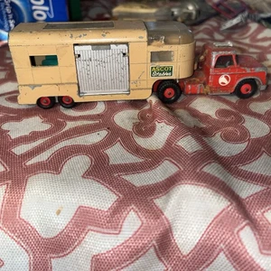 Matchbox “King Size” Dodge Tractor #K-18 and Articulated Horse Van #K-18 - Picture 1 of 5