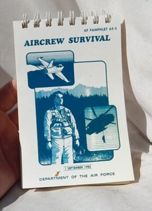 Folleto de supervivencia de piloto y tripulación aérea de la USAF, edición de septiembre de 1985 - Imagen 1 de 3