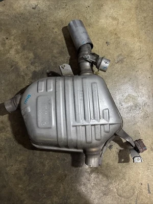 07-13 OEM BMW E90 E92 335i Silenciador de escape de fábrica N54 N55 corte izquierdo 60 k OEM Foto 1 de 4