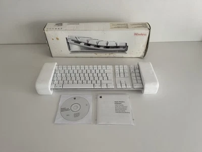 NEW Boxed Apple A1016 Wireless Keyboard - UK English (M9270B/A) - Image 1 of 4