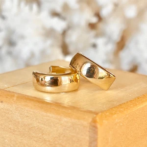 10KT Yellow Gold Shiny Rounded Hinged Small Huggie Hoop Earrings NEW 12MM - Picture 1 of 7