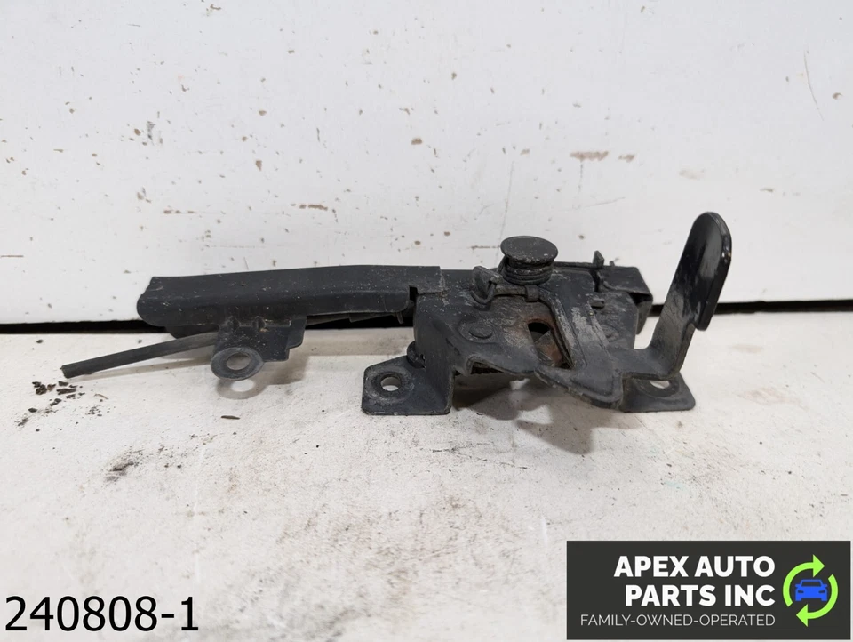 Actuador de liberación de pestillo de bloqueo de capó delantero OEM 2005 Kia Spectra 2,0 L Foto 1 de 4