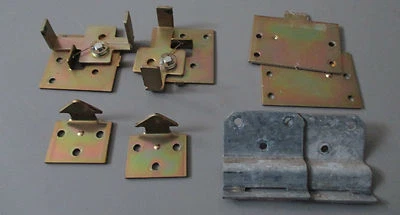 ROWE AMI CD100 CD100B JUKEBOX LOWER CAB. DOOR RELEASE LATCHES, HOOKS & BRACKETS - Image 1 of 2