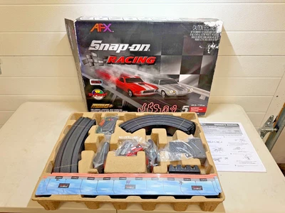 Nuevo Snap On Racing SSX19P140 AFX Escala 1:64 Tri-Power Slot Car Track Set Foto 1 de 4