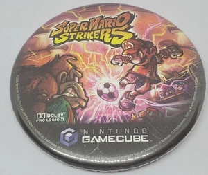 SUPER MARIO STRIKERS GAMECUBE Pin Badge Promo Button Vintage RARE - Picture 1 of 2