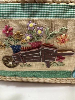 Cartera de guinga retro de paja con flores de jardín bolsa superior carretilla flores punto de látigo Foto 1 de 4