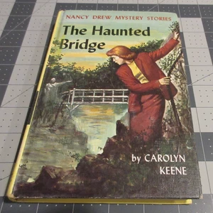 Nancy Drew The Haunted Bridge Carolyn Keene (Nancy behind a tree) - Imagen 1 de 6