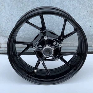 BMW S 1000 XR BIS 2018 ORIGINAL HINTERRAD FELGE SCHWARZ 6 X 17 ZOLL 36318389056 - Bild 1 von 9