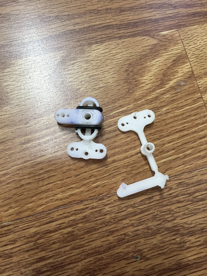 Team Associated 6255 RC10 Gold Pan Servo Saver Steering Bell Crank #3 - Image 1 of 3