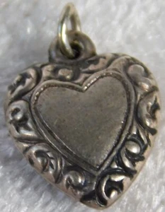 Vintage 1940's Repousse Sterling Silver Ornate Puffy Heart Scrolled Charm 5/8" - Picture 1 of 2