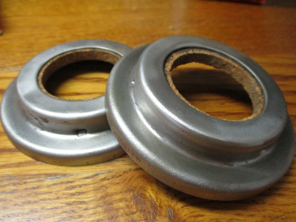 1930 30 + CHEVROLET TRUCK series LS + Rear Wheel Inner Seals + NOS Foto 1 de 1