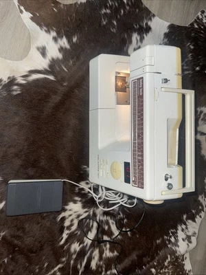 Baby Lock Companion Intel-A-Stitch 7500 Computerized Sewing Machine - Image 1 of 4