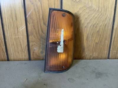 1978 沃尔沃 240 CIBIE 8076R 乘客侧角灯 (R1-187)) — 第 1/4 张图片