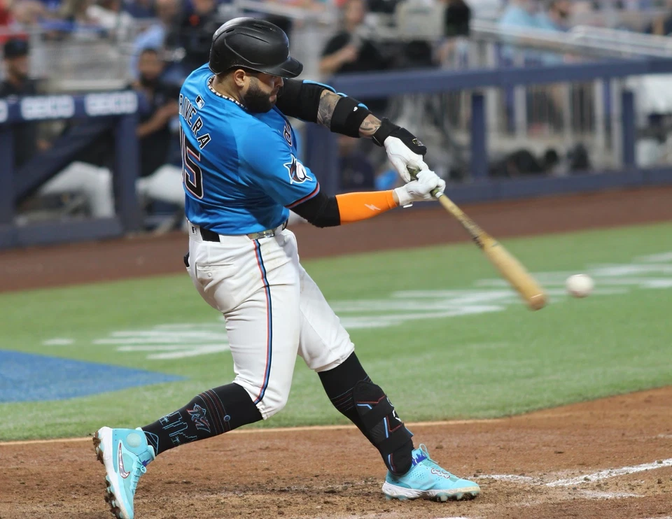 Emmanuel Rivera Glossy Photo - Baltimore Orioles - Perfect for Autographs - Image 1 of 1