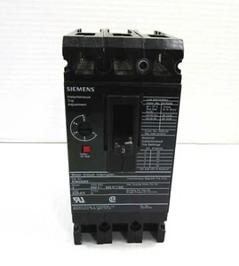 Disyuntor Siemens ED6 3 Amp 3 Polos 600V ED63A003 (A) - Imagen 1 de 3