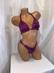 NPC competizione FIGURINA posa tuta ologramma nuova mai indossata - Foto 1 di 5