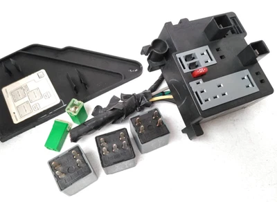 GMC Yukon 2003-2006 motor ventilador de refrigeración relé caja de fusibles bloque arnés 2004 OEM R20 Foto 1 de 4