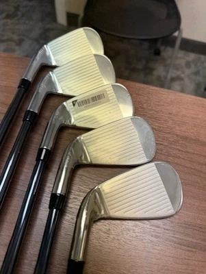 JUEGO DE HIERRO CALLAWAY ELYTE HL 6-PW (5 hierros), SENIOR UST MAMIYA RETROCESO DARDO 70  Foto 1 de 4