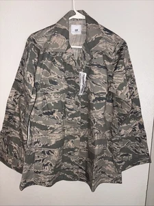 U.S. Air Force Women’s Utility Coat 6R Camo NWT - Picture 1 of 7