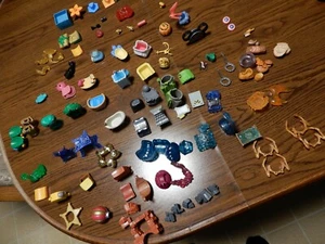 HUGE LOT OF 100 DISNEY TSUM TSUM ACCESSORIES AND ATTACHMENTS SOME DUPLICATES - Picture 1 of 10